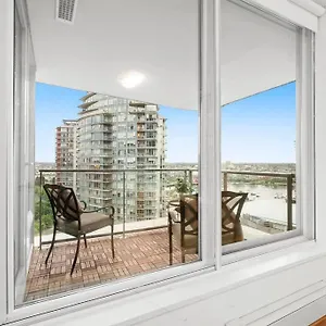 https://water-view-condo-in-downtown-vancouver-2br-2bath.vancouver-hotels-bc.net